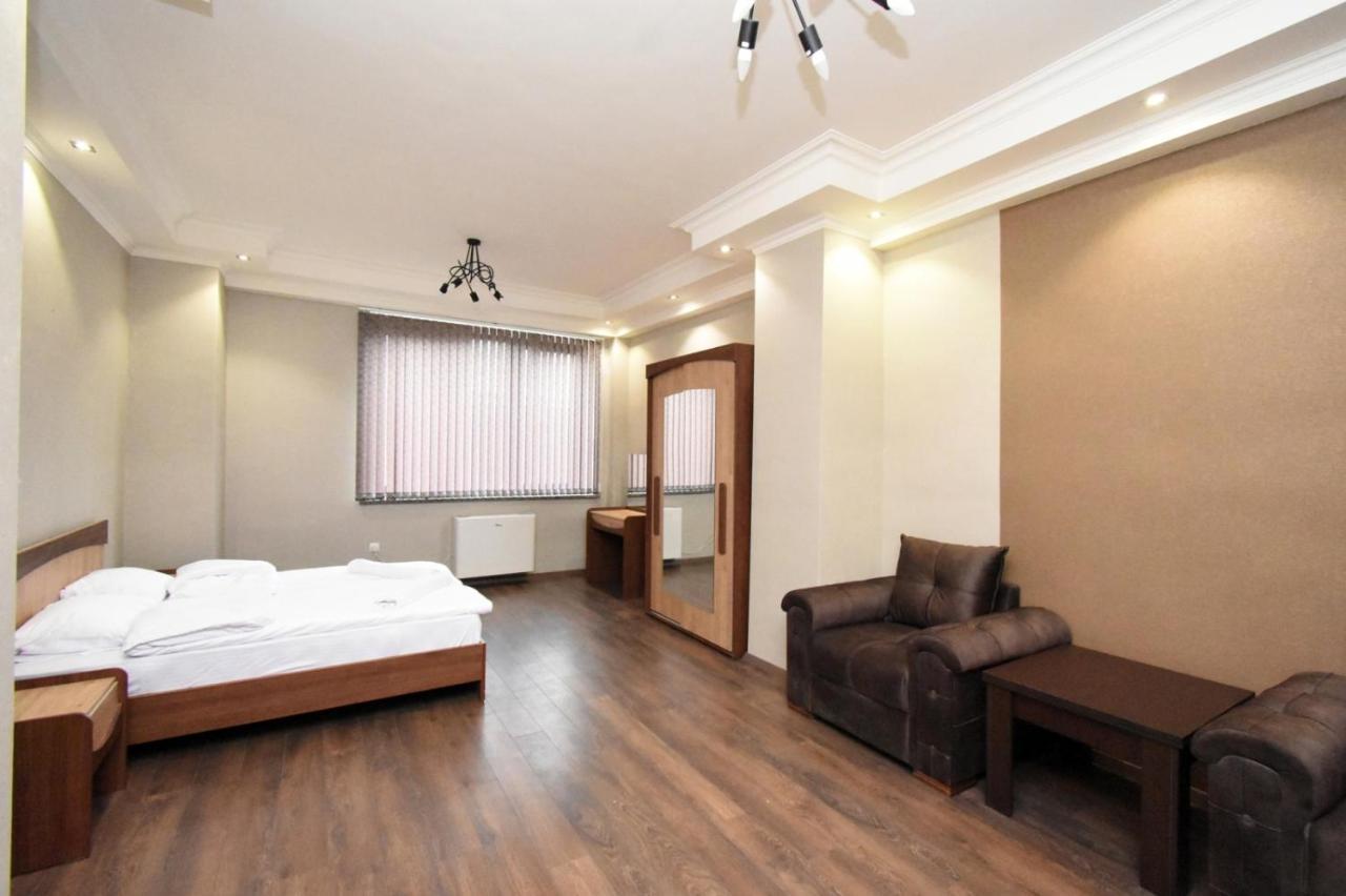 Malibu Apartment Yerevan Ngoại thất bức ảnh