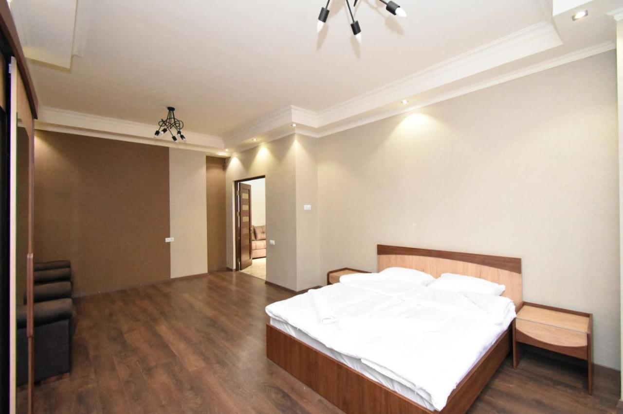 Malibu Apartment Yerevan Ngoại thất bức ảnh