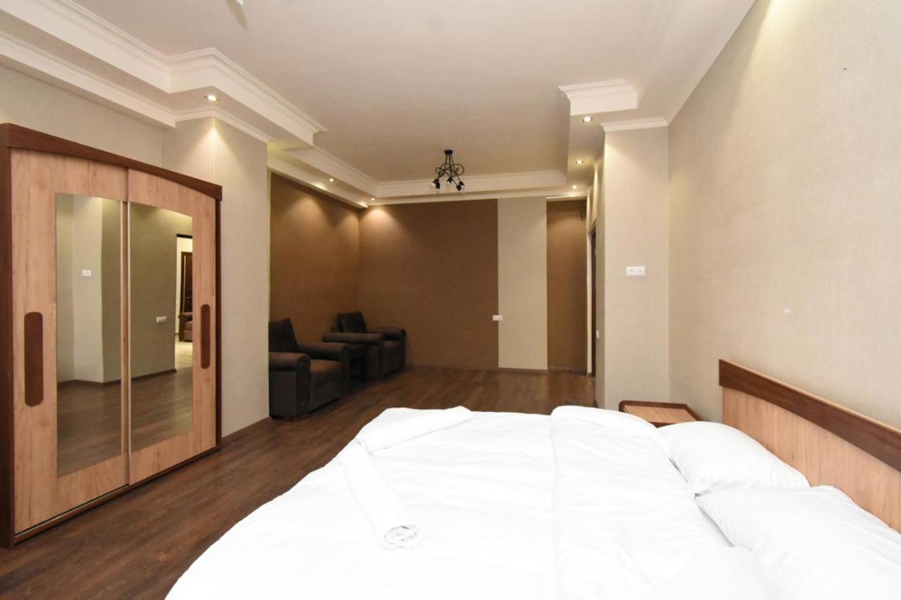 Malibu Apartment Yerevan Ngoại thất bức ảnh